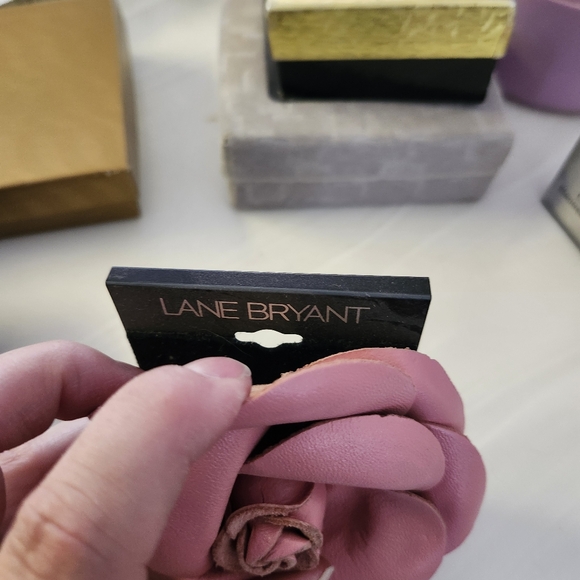 Lane Bryant Pink Leather Floral Pin NWT - Picture 4 of 5